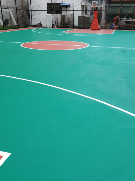 枣阳 球场长期使用易出现地面开裂